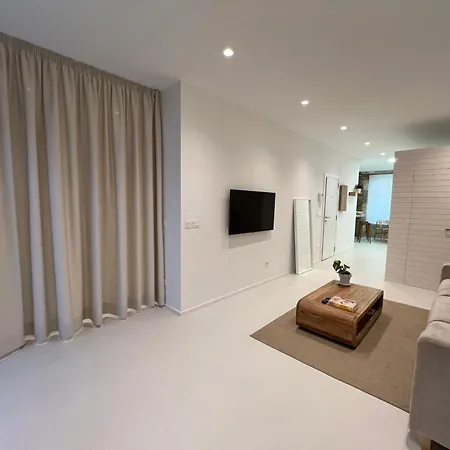 By Miramar Appartamento